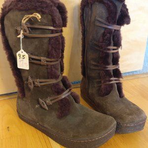 Suede Leather Earth Boots 9.5  Brown